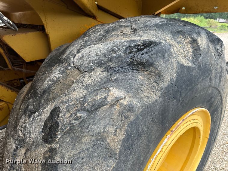 image for item DP6668 1981 John Deere  862 elevating scraper