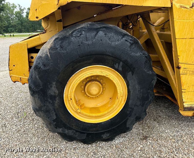 image for item DP6668 1981 John Deere  862 elevating scraper