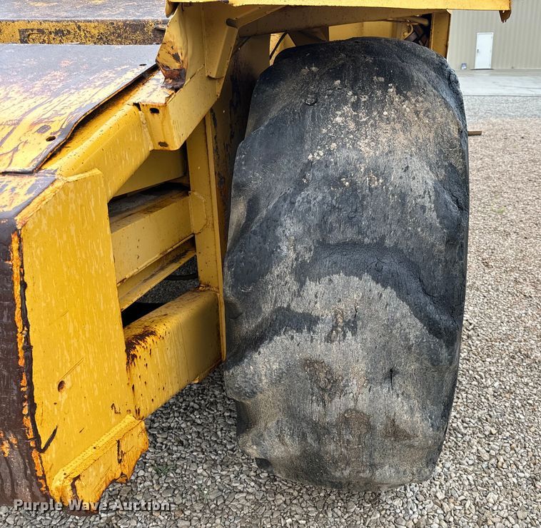 image for item DP6668 1981 John Deere  862 elevating scraper