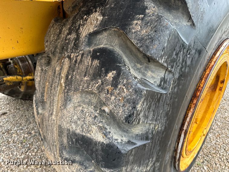 image for item DP6668 1981 John Deere  862 elevating scraper