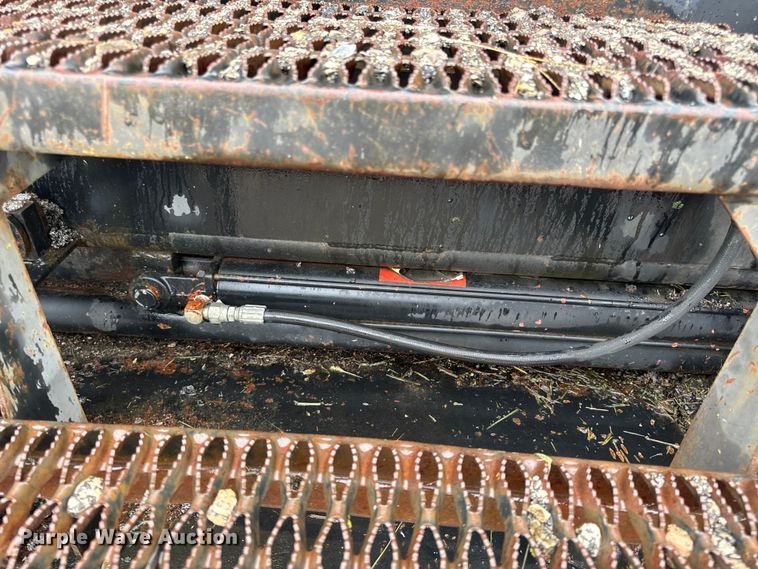 image for item DP6670 1998 Neal HP9500 paver