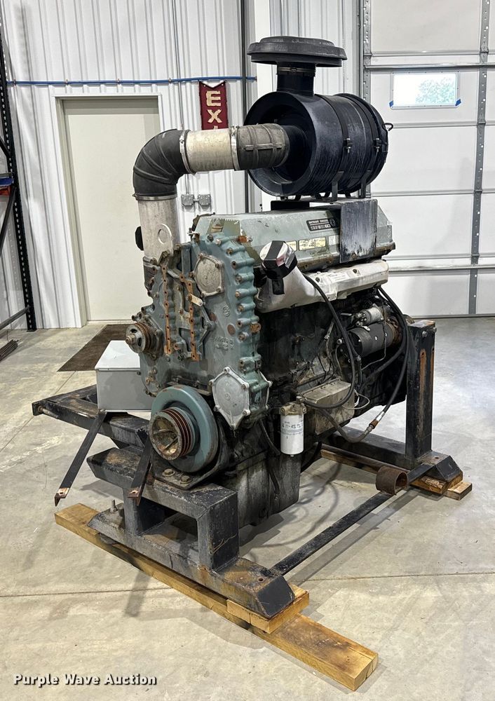 image for item DP6671 1993 Detroit Series 60 engine