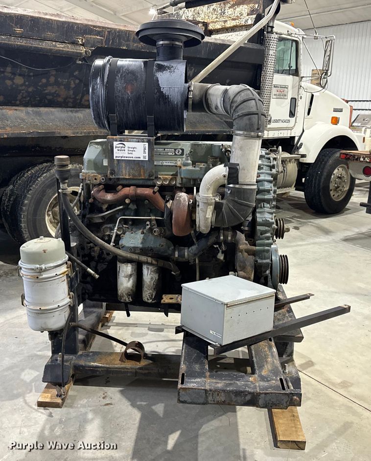 image for item DP6671 1993 Detroit Series 60 engine