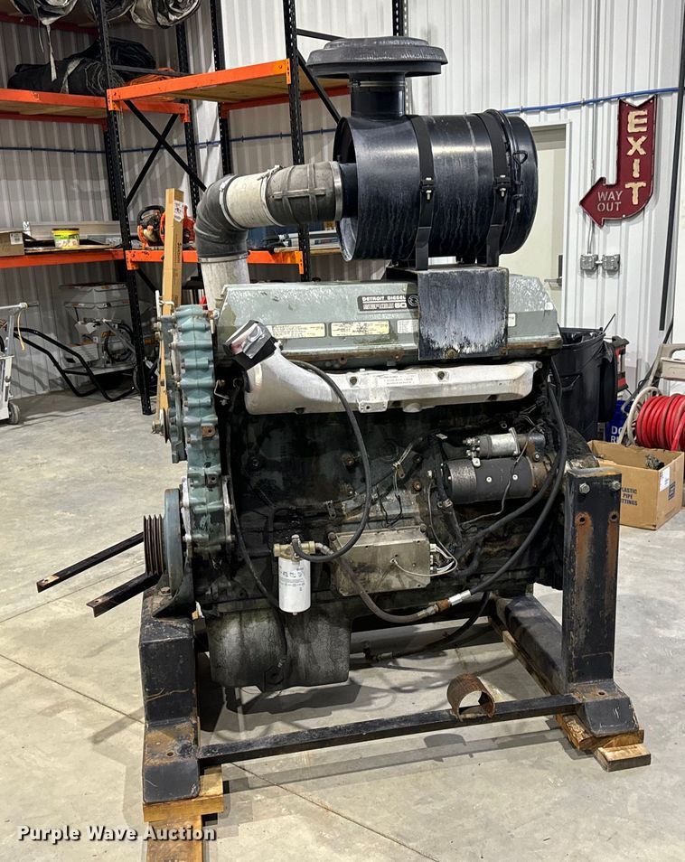 image for item DP6671 1993 Detroit Series 60 engine