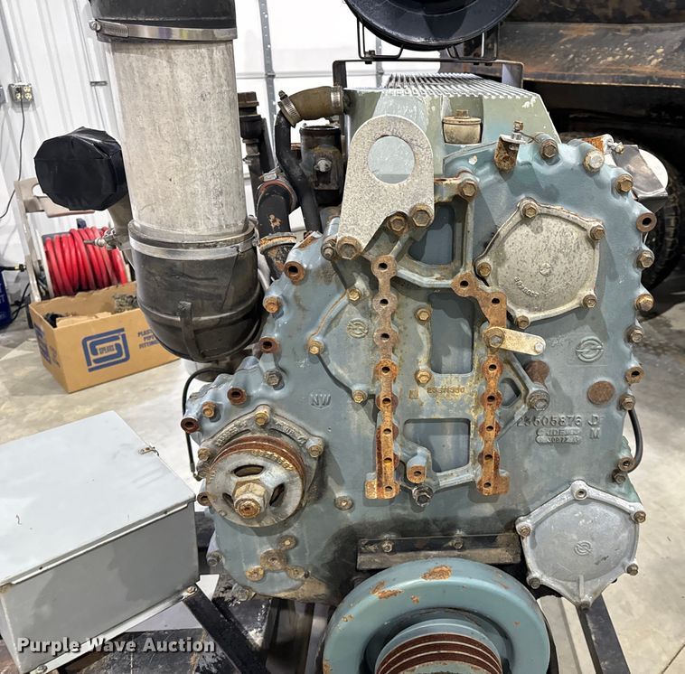 image for item DP6671 1993 Detroit Series 60 engine