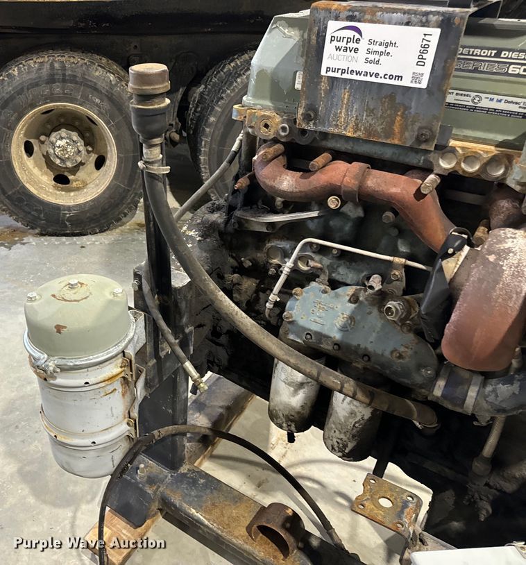 image for item DP6671 1993 Detroit Series 60 engine