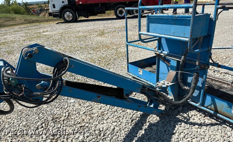 image for item DP6697 2000 Genie S-45 boom lift