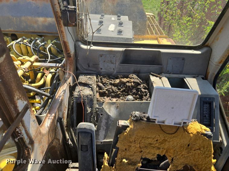 image for item DP6700 1996 Kobelco SK300LC excavator