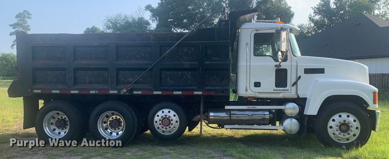 image for item DP8772 2009 Mack CHU613 dump truck