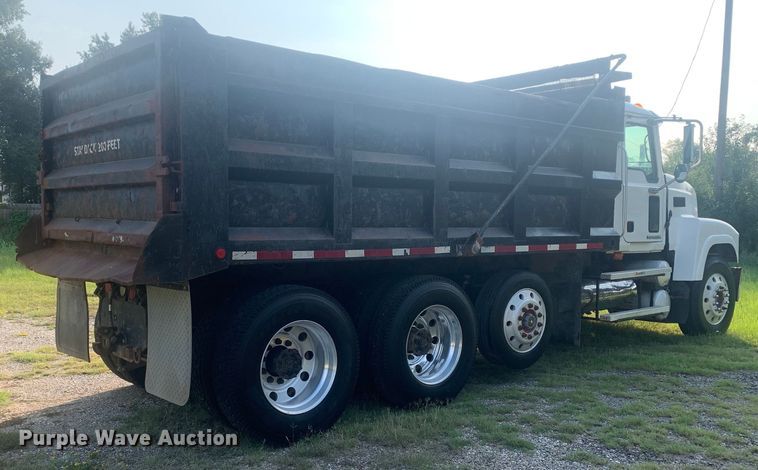 image for item DP8772 2009 Mack CHU613 dump truck