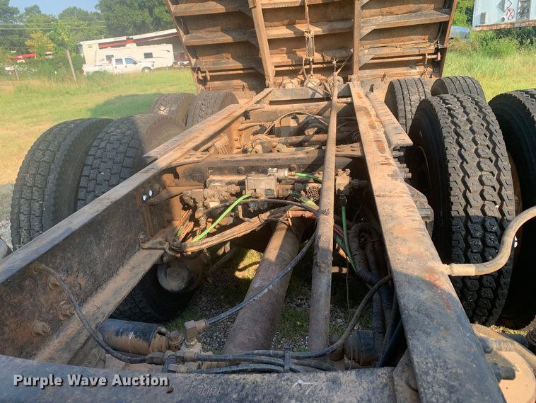 image for item DP8772 2009 Mack CHU613 dump truck