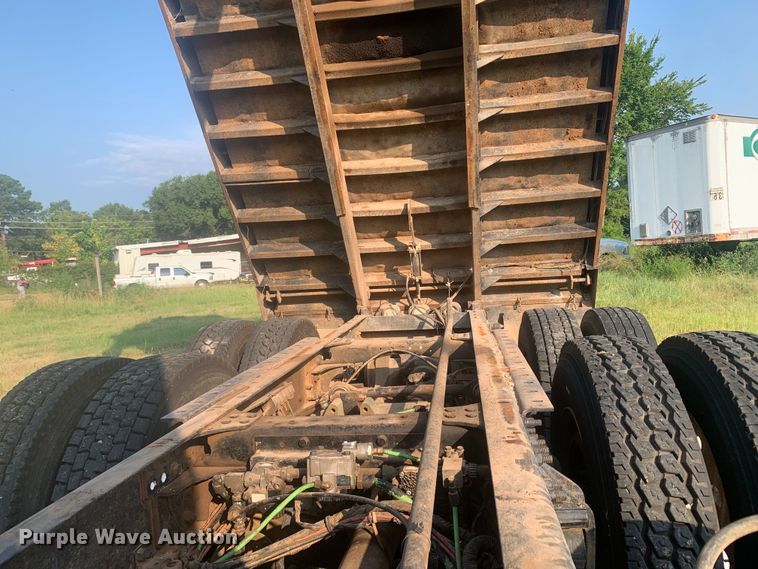 image for item DP8772 2009 Mack CHU613 dump truck