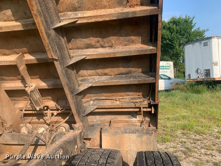 image for item DP8772 2009 Mack CHU613 dump truck