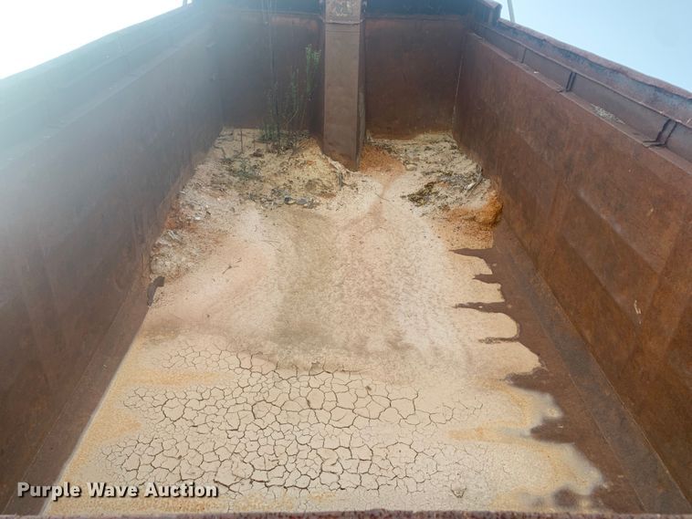 image for item DP8772 2009 Mack CHU613 dump truck