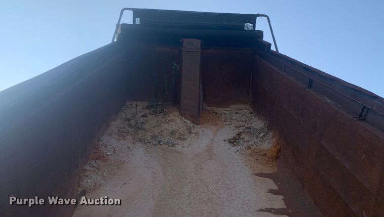 image for item DP8772 2009 Mack CHU613 dump truck