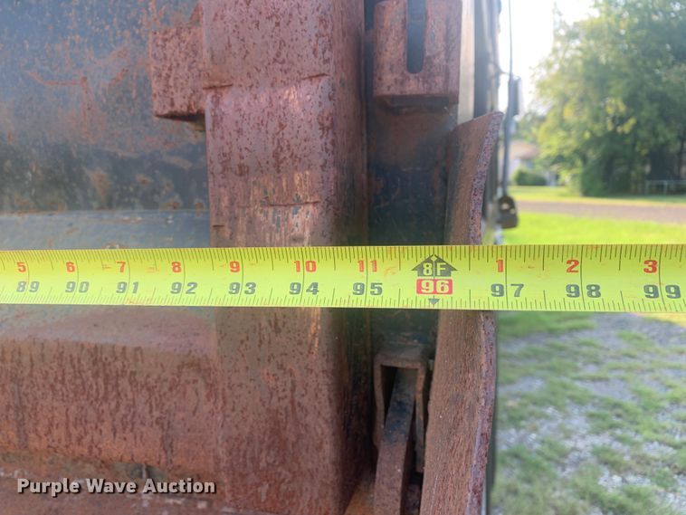 image for item DP8772 2009 Mack CHU613 dump truck