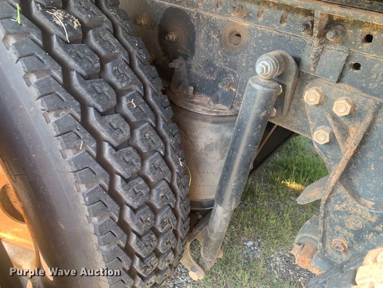 image for item DP8772 2009 Mack CHU613 dump truck