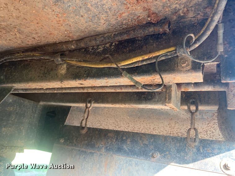 image for item DP8772 2009 Mack CHU613 dump truck