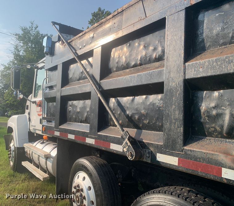 image for item DP8772 2009 Mack CHU613 dump truck