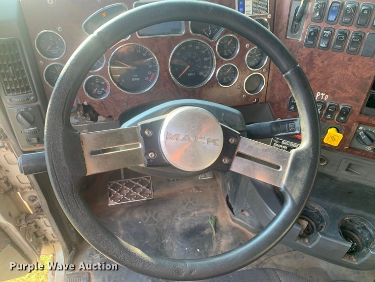 image for item DP8772 2009 Mack CHU613 dump truck