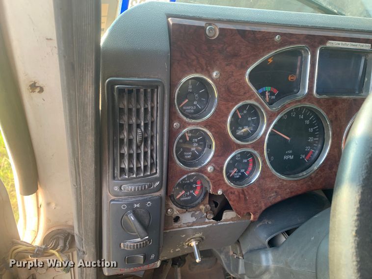 image for item DP8772 2009 Mack CHU613 dump truck