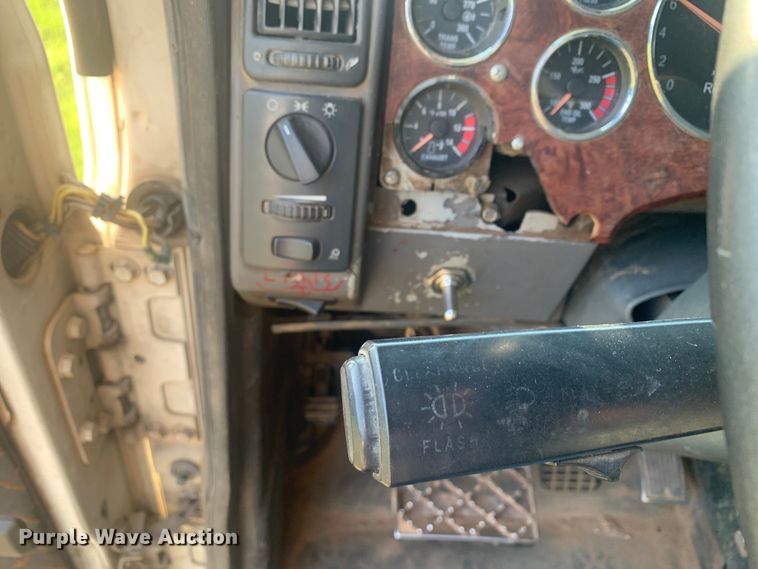 image for item DP8772 2009 Mack CHU613 dump truck