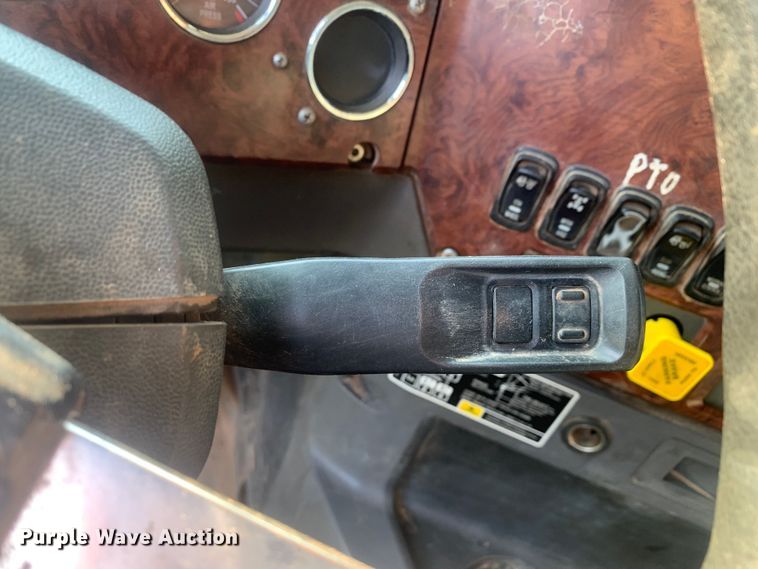 image for item DP8772 2009 Mack CHU613 dump truck