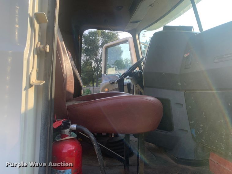 image for item DP8772 2009 Mack CHU613 dump truck