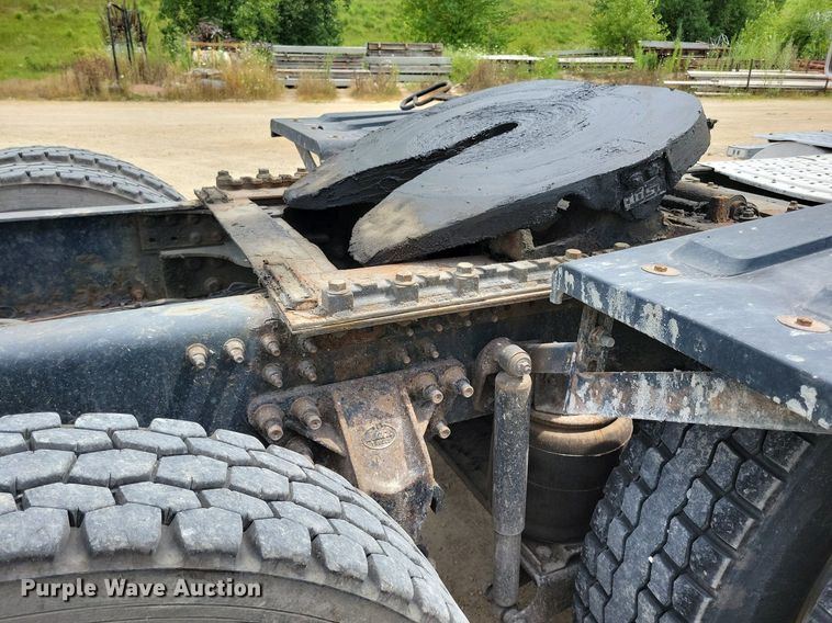 image for item DR4384 2013 Mack CHU613 semi truck