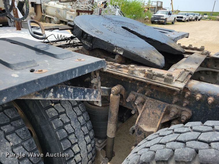 image for item DR4384 2013 Mack CHU613 semi truck