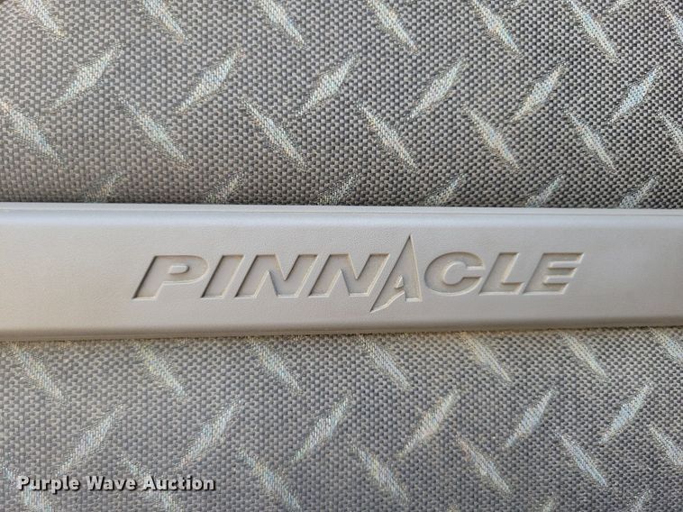 image for item DR4384 2013 Mack CHU613 semi truck