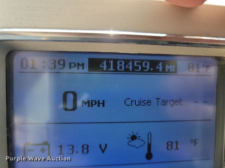 image for item DR4384 2013 Mack CHU613 semi truck