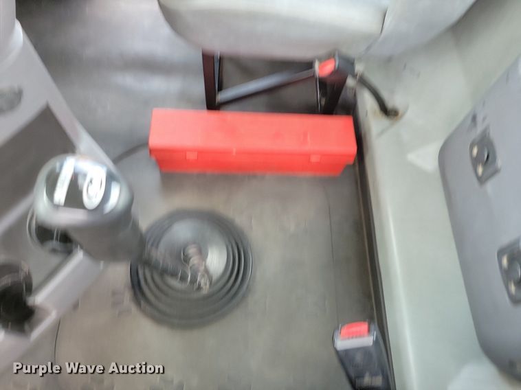 image for item DR4384 2013 Mack CHU613 semi truck