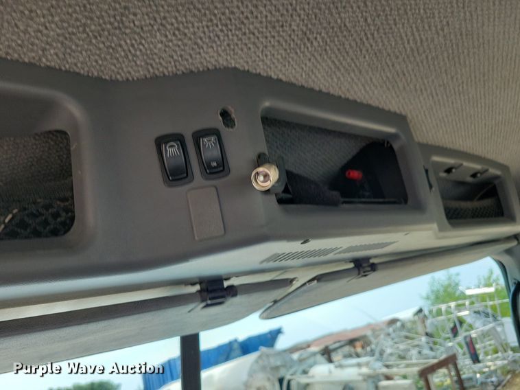 image for item DR4384 2013 Mack CHU613 semi truck