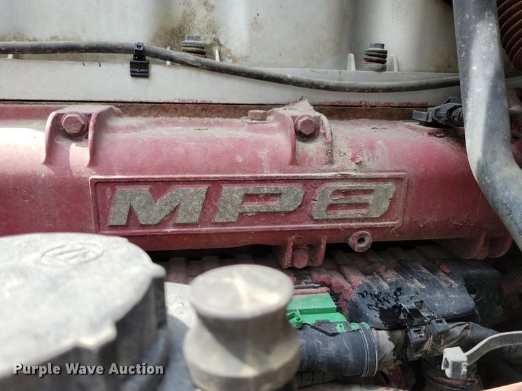 image for item DR4384 2013 Mack CHU613 semi truck