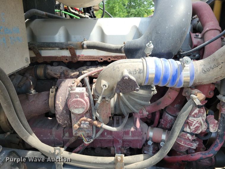 image for item DR4384 2013 Mack CHU613 semi truck