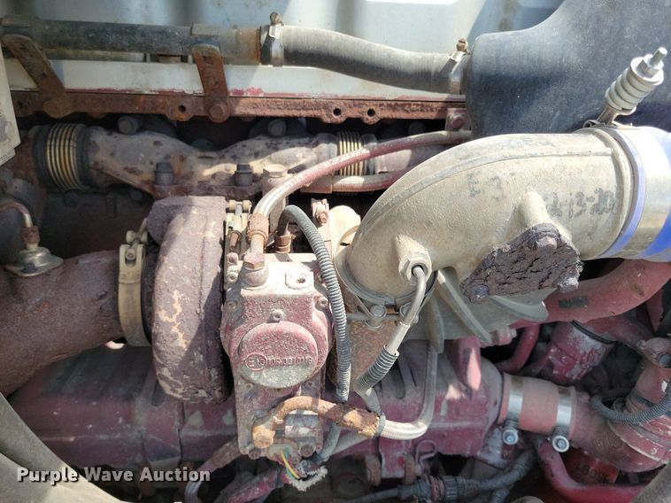 image for item DR4384 2013 Mack CHU613 semi truck