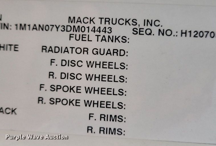 image for item DR4384 2013 Mack CHU613 semi truck