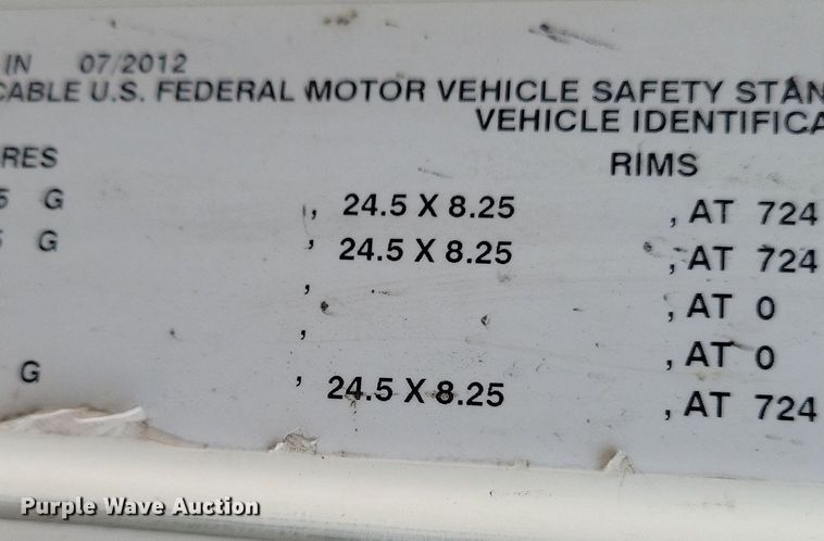 image for item DR4384 2013 Mack CHU613 semi truck