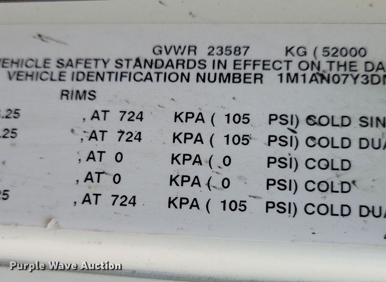 image for item DR4384 2013 Mack CHU613 semi truck