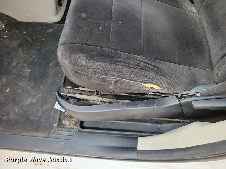 image for item DR4398 2013 Dodge Grand Caravan van