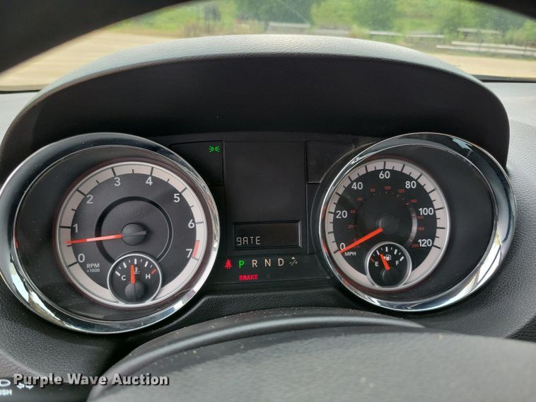 image for item DR4398 2013 Dodge Grand Caravan van