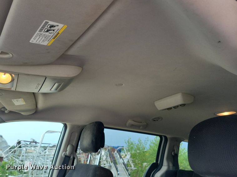 image for item DR4398 2013 Dodge Grand Caravan van