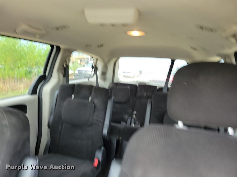 image for item DR4398 2013 Dodge Grand Caravan van