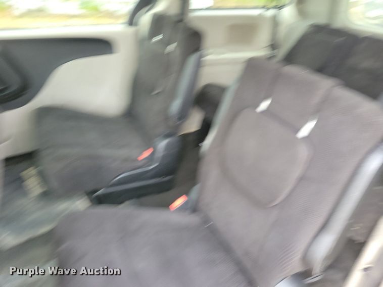image for item DR4398 2013 Dodge Grand Caravan van