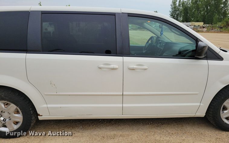 image for item DR4398 2013 Dodge Grand Caravan van