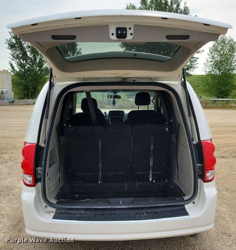image for item DR4398 2013 Dodge Grand Caravan van