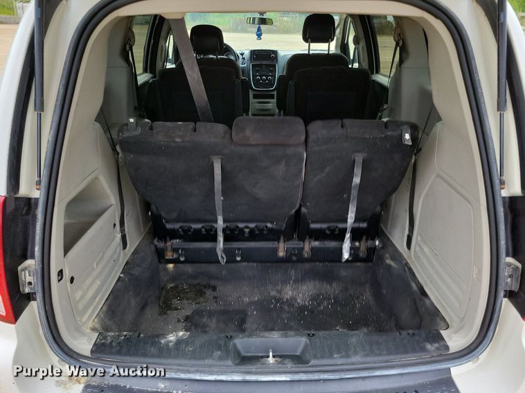 image for item DR4398 2013 Dodge Grand Caravan van