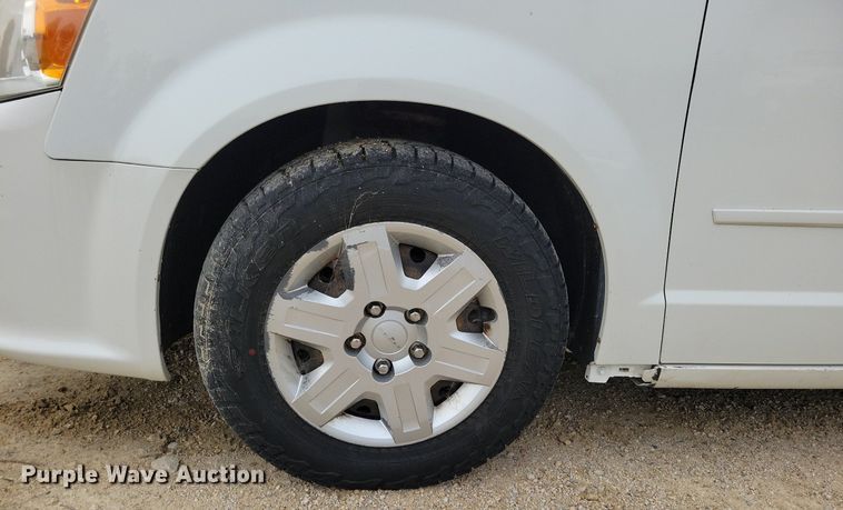 image for item DR4398 2013 Dodge Grand Caravan van