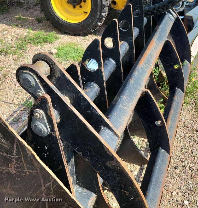 image for item DR4428 Quick Attach skid steer grapple bucket